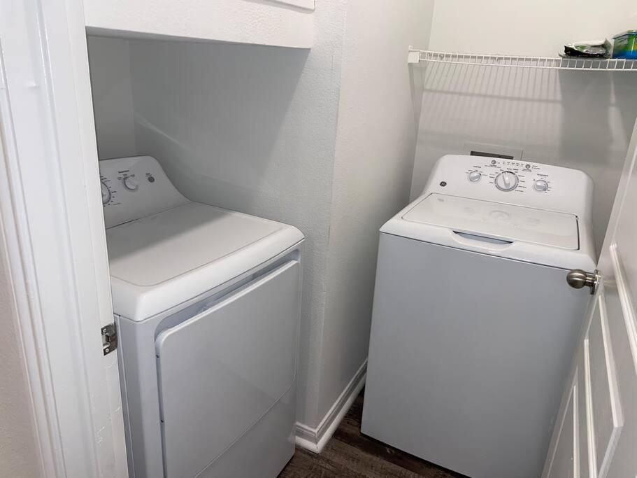 Your Warm Spacious Unit With Pool - Medical Center Х'юстон Екстер'єр фото